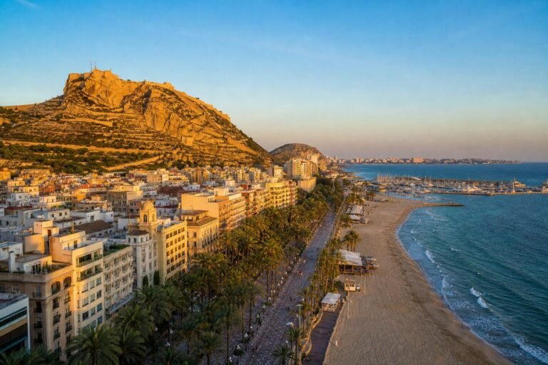 Itinerario ad Alicante: Guida Completa tra Costa Blanca e Castelli (2026)