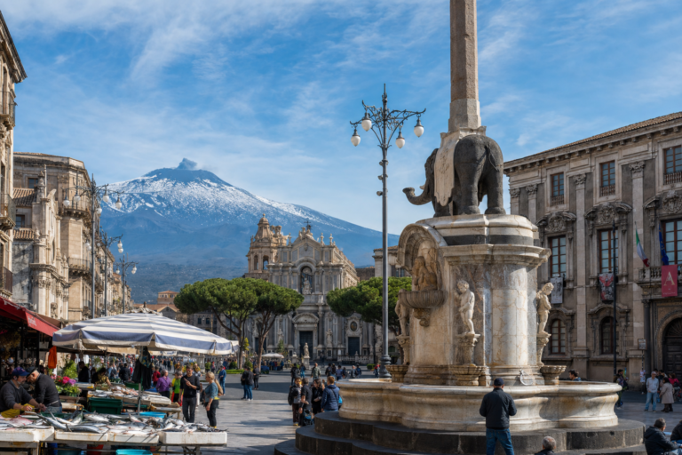 Itinerario a Catania: Guida Completa tra Etna e Barocco
