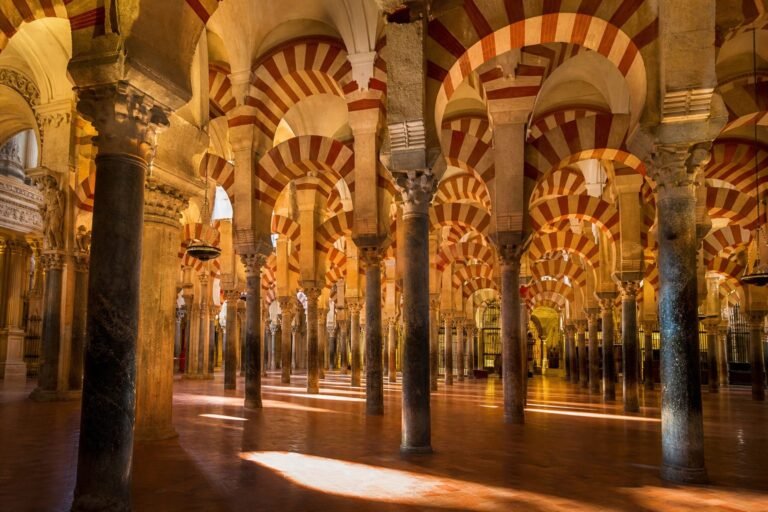 Itinerario a Cordoba: Guida Completa alla Mezquita e ai Patios Fioriti (2026)