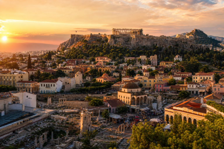 Itinerario ad Atene: Guida Completa tra Acropoli e Plaka