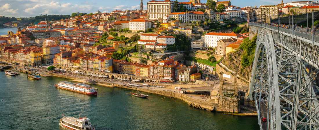 Porto: Guida per il Viaggiatore Solitario tra Vino, Storia e Panorami
