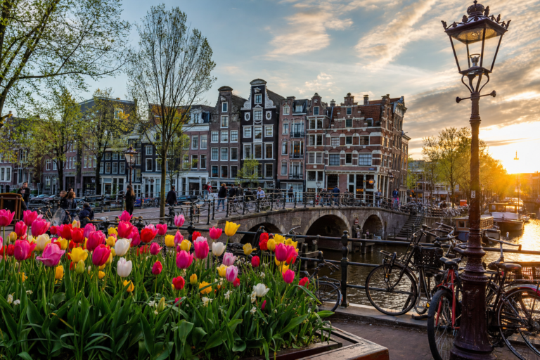 Itinerario ad Amsterdam: Guida Completa tra Canali e Musei