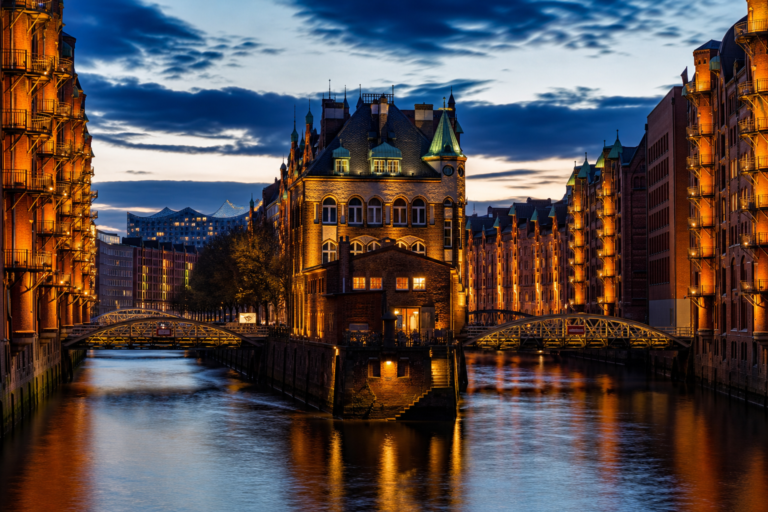 Itinerario ad Amburgo: Guida Completa tra Porto e Speicherstadt
