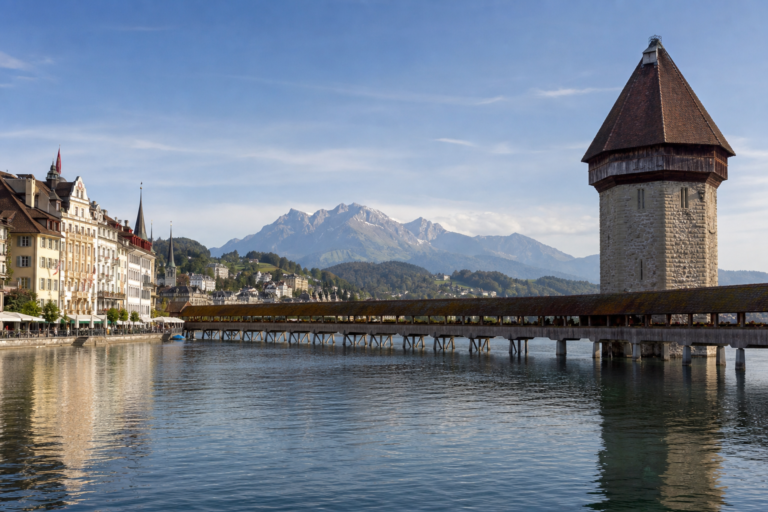 Itinerario a Lucerna: Guida Completa tra Lago e Montagne