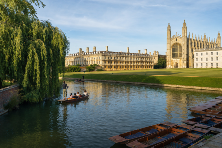Itinerario a Cambridge: Guida Completa tra College e Punting