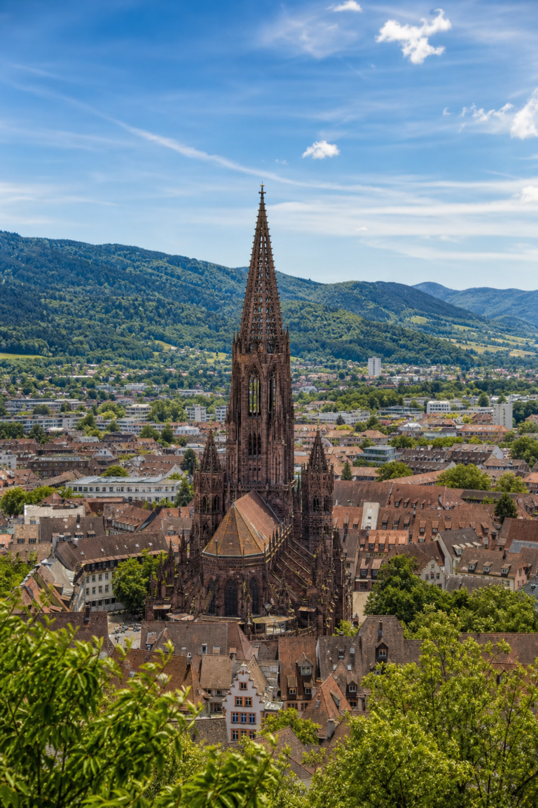Weekend a Friburgo: Guida per un Viaggio tra Foresta Nera e Cattedrale