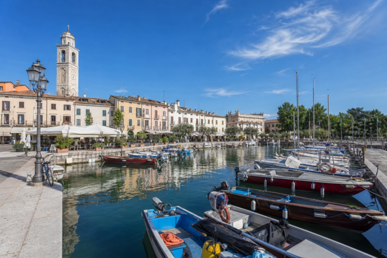 Dove dormire a Desenzano del Garda: guida ai migliori quartieri e hotel