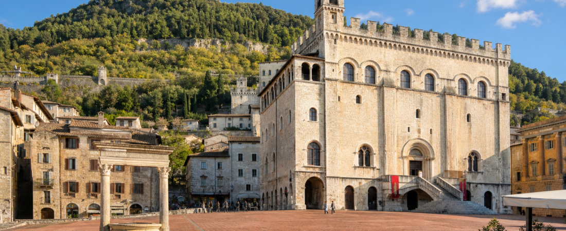 Noleggio auto e transfer a Gubbio: Guida Pratica