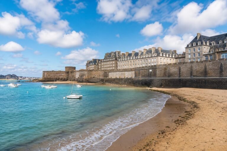Itinerario a Saint-Malo: Guida Completa alla Città dei Corsari (2026)