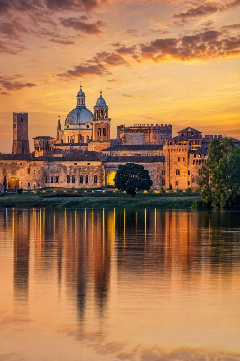 Weekend a Mantova: Guida per un Viaggio tra Gonzaga e Laghi