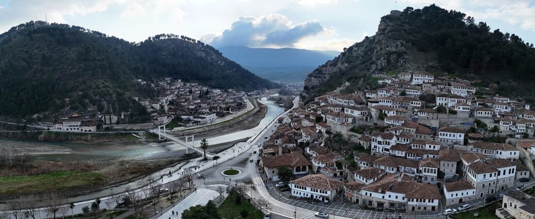 Berat in solitaria: Mangalem, Gorica e Kalaja senza auto