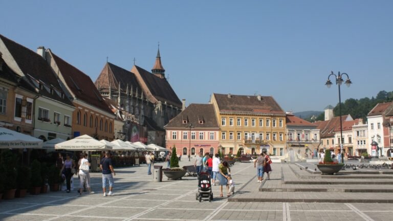 Brasov in solitaria: guida alla città transilvana senza auto