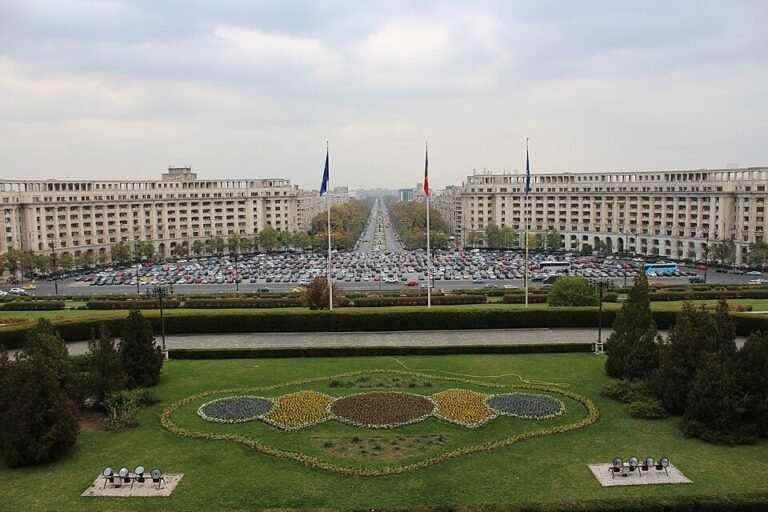 Cosa fare a Bucarest: guida tra Piccola Parigi e Ceausescu