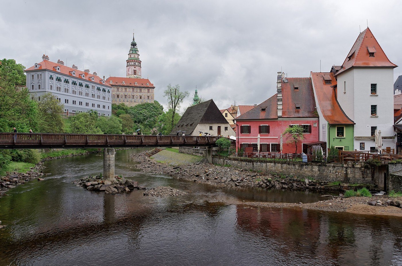 Castello di Český Krumlov sopra il centro storico UNESCO