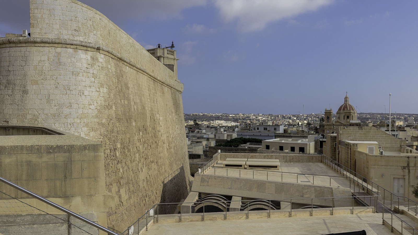 Gozo senza auto: guida pratica con bus e traghetti