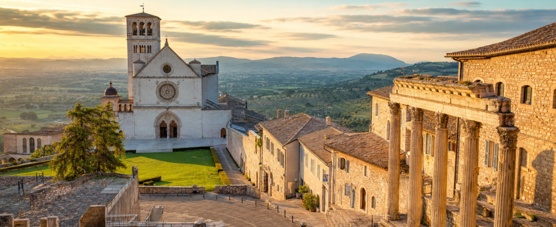 Assisi in solitaria: arrivo in treno, Basilica di San Francesco e pace francescana — guida senza auto nella città del Poverello