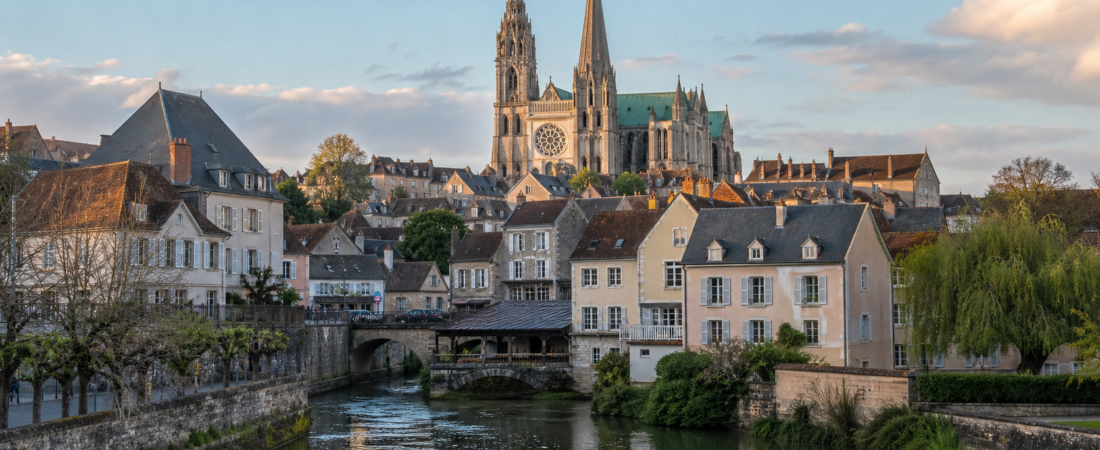 Chartres in solitaria: guida senza auto tra cattedrale e vetrate