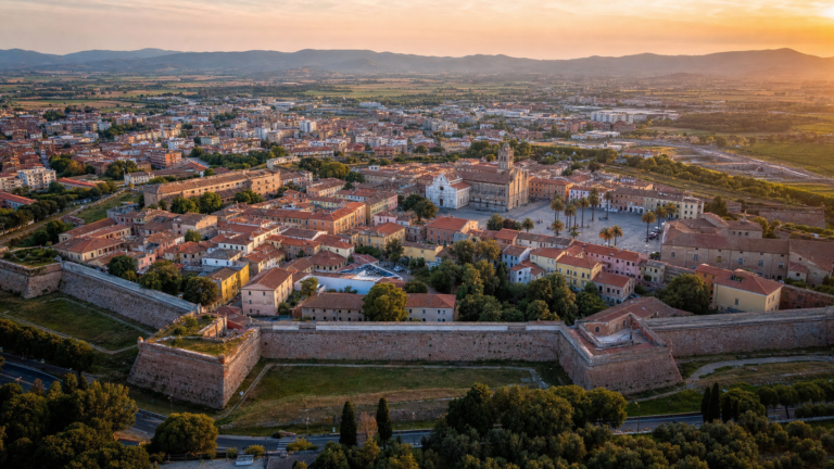 Grosseto in solitaria: arrivo in treno, Mura Medicee, Cattedrale di San Lorenzo e Parco della Maremma — guida senza auto nella Maremma toscana