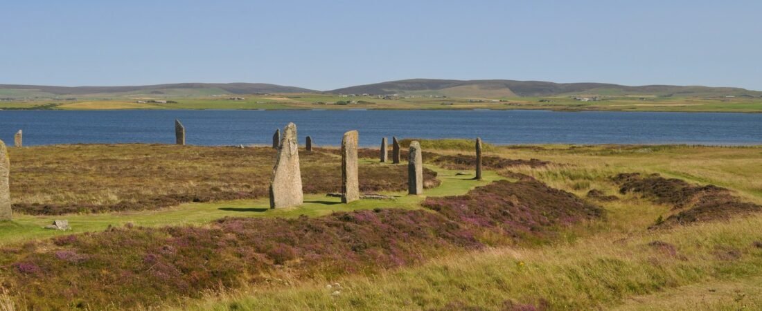 Orkney senza auto: guida pratica tra bus, traghetti e basi giuste