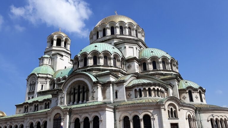 Sofia in solitaria: guida alla capitale bulgara tra storia, ortodossia e natura