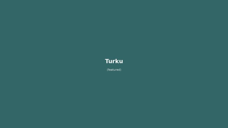 Turku in solitaria: cattedrale, castello e Aurajoki — guida senza auto alla capitale finlandese del silenzio