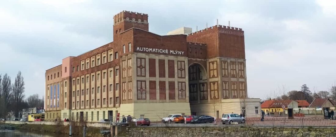 Pardubice in solitaria: guida premium tra castelli, architettura e l’Elba