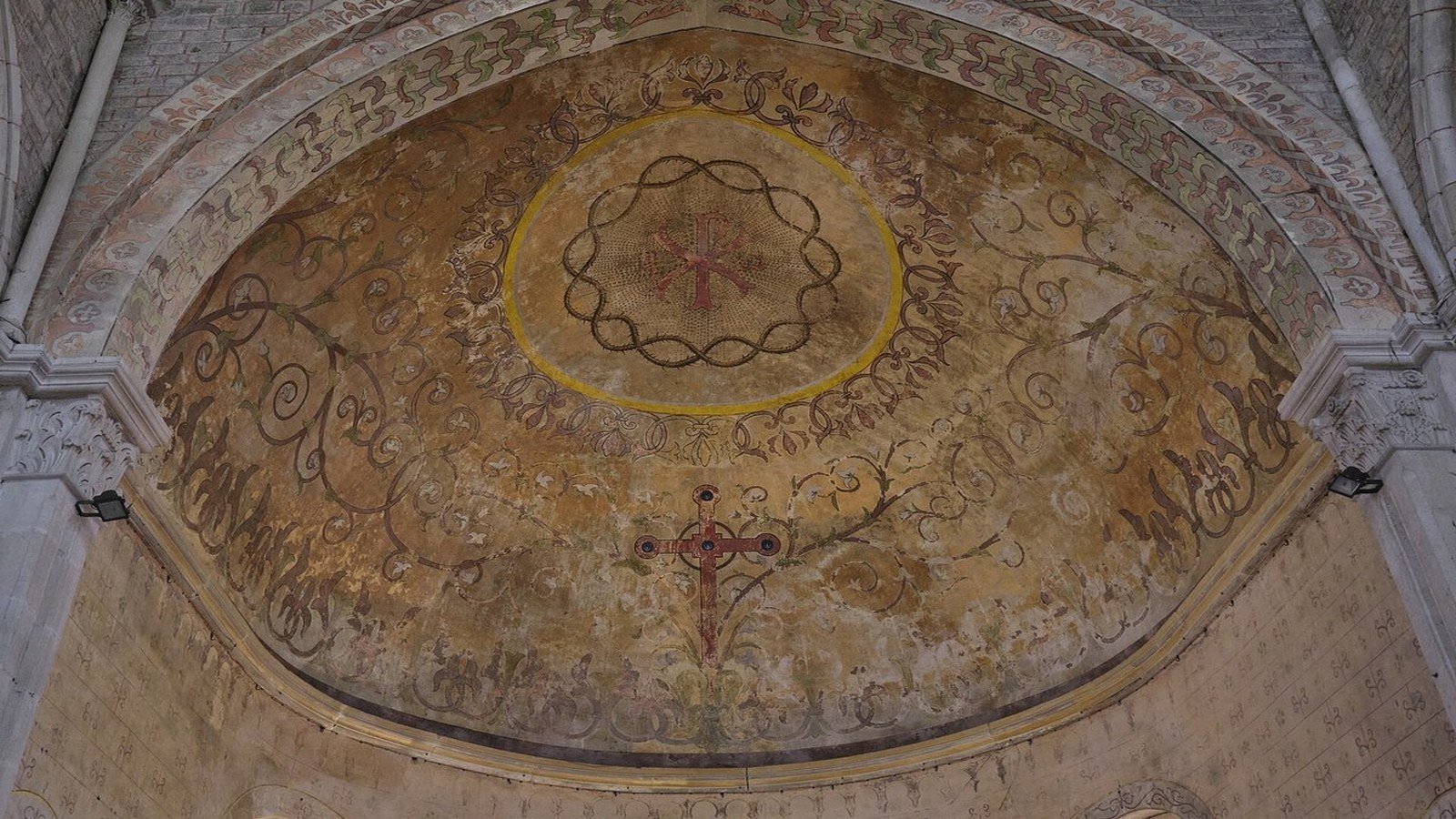 Collégiale Saint-Lazare collegiate church in Avallon, Romanesque carved portal