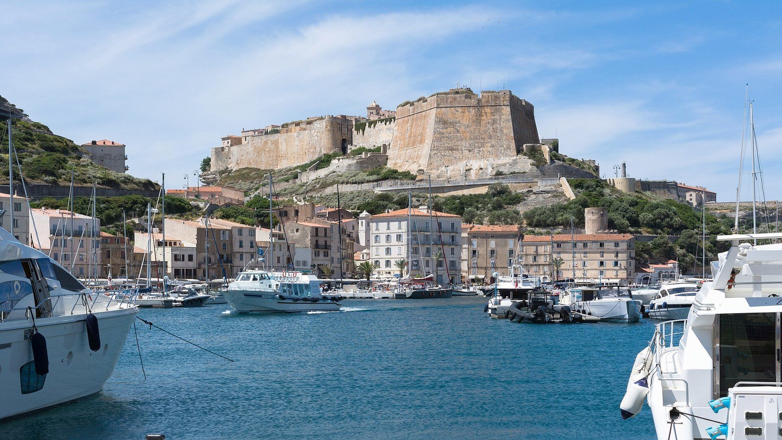 Bonifacio port