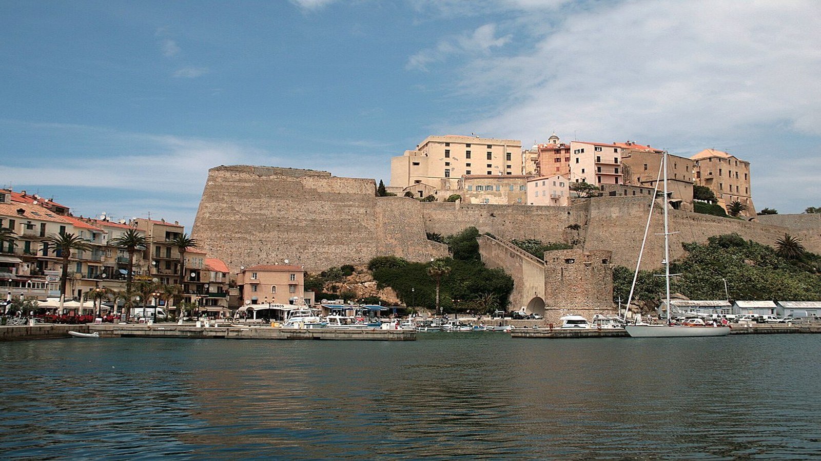 Calvi port