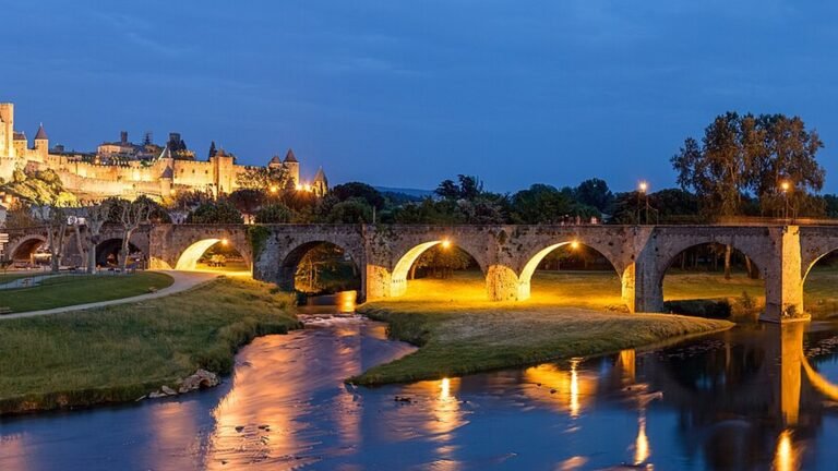 Carcassonne in solitaria: guida senza auto alla città medievale fortificata