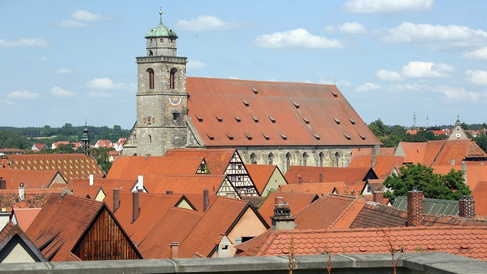 St. Georg Minster gothic towers dominating the market square of Dinkelsbühl