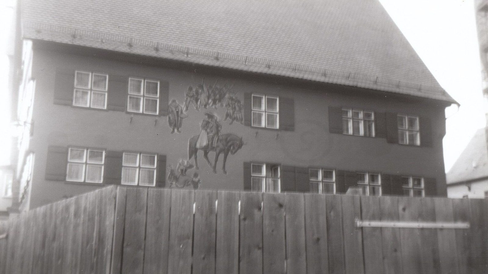 Deutsches Haus half-timbered building on Weinmarkt square in Dinkelsbühl