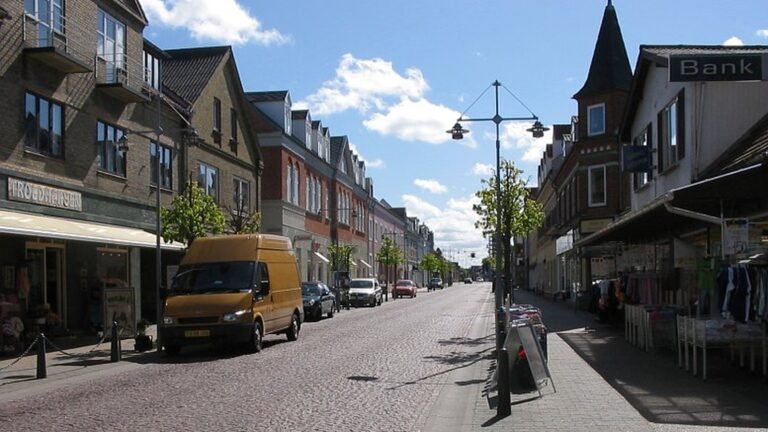 Bronderslev in solitaria: torbiere, giardini e castelli del Nord
