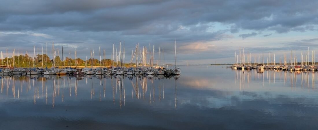 Frederikssund in solitaria: fiordo, arte e vichinghi — guida senza auto