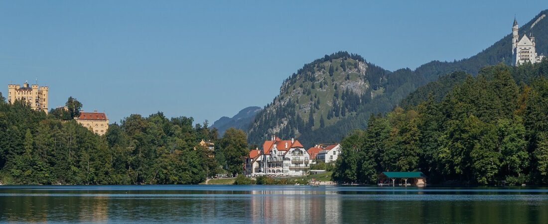 Fussen in solitaria: Neuschwanstein, Hohenschwangau e i laghi dell’Algovia