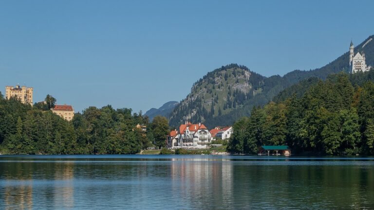 Fussen in solitaria: Neuschwanstein, Hohenschwangau e i laghi dell’Algovia