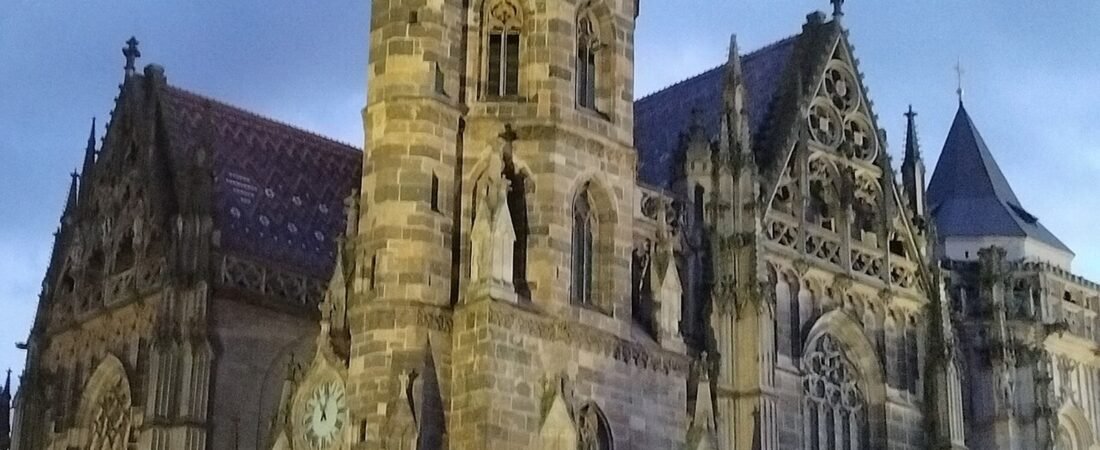 Košice in solitaria: cattedrale gotica e centro storico