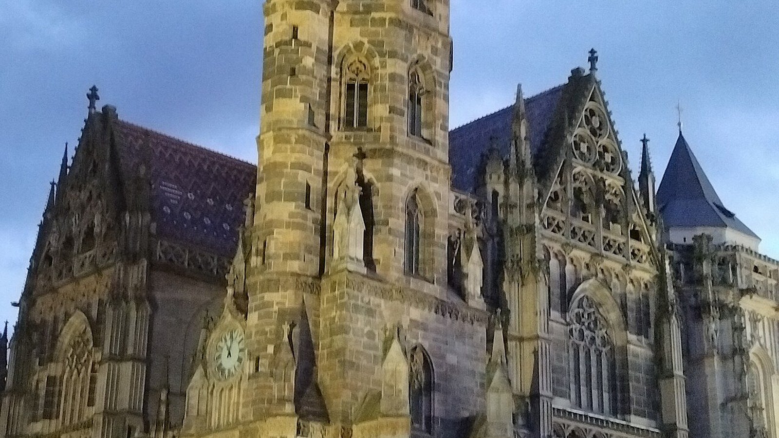 Košice in solitaria: cattedrale gotica e centro storico