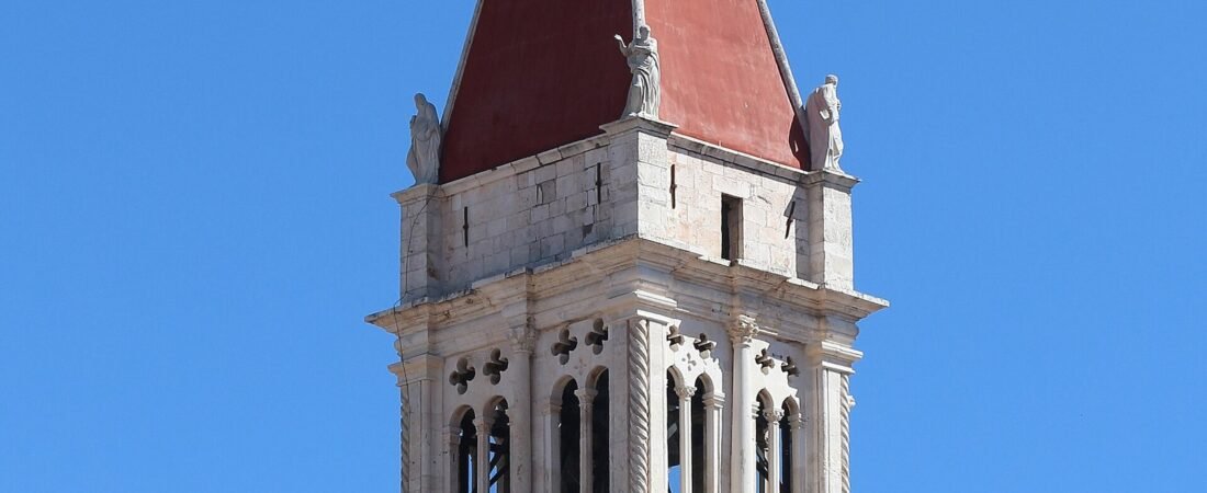 Traù in solitaria: la perla UNESCO della Dalmazia