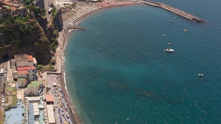 Sorrento in solitaria: la terrazza sul golfo