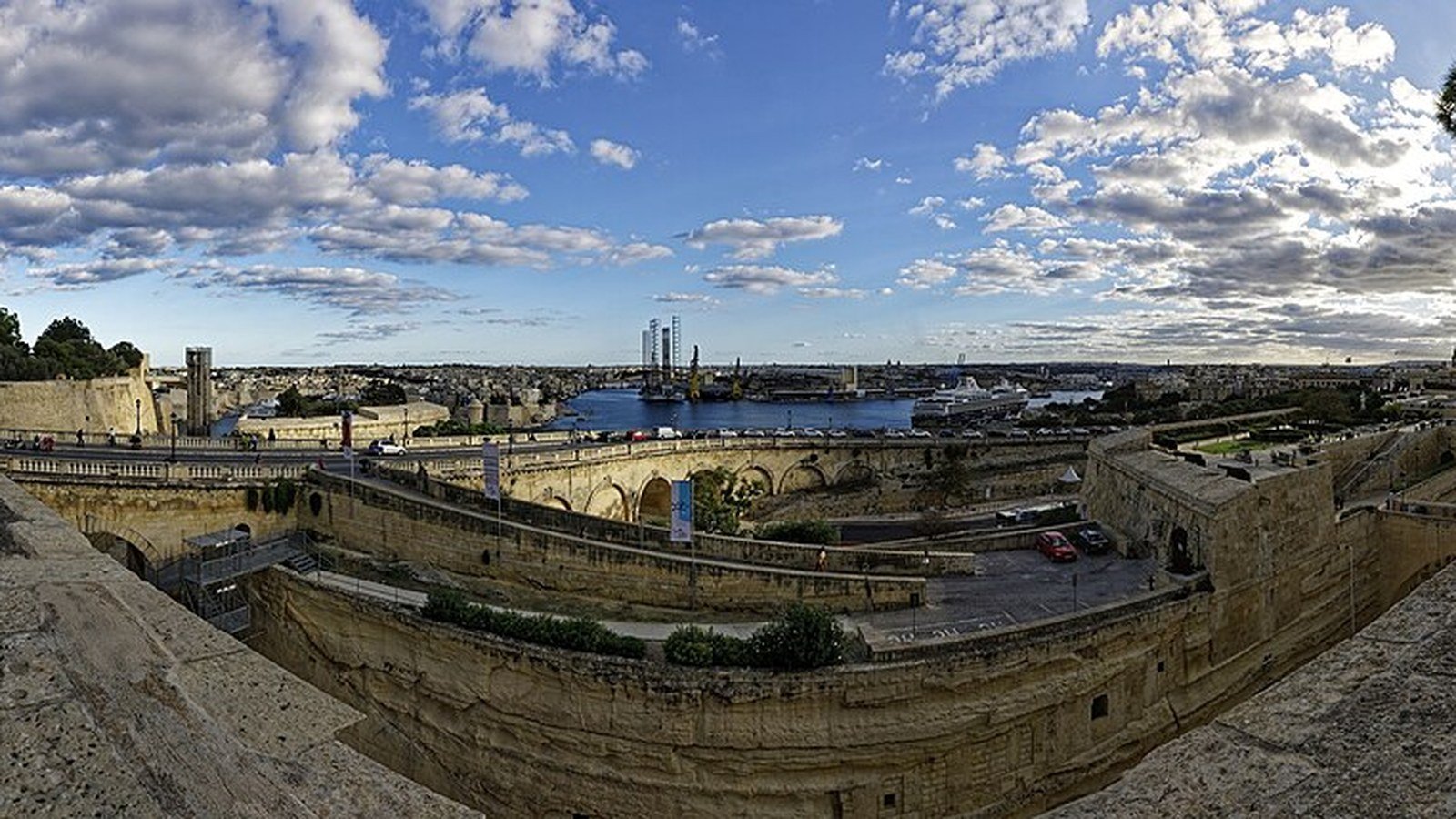 La Valletta vista dal Grand Harbour