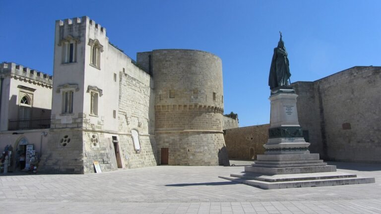 Otranto in solitaria: la porta d’Oriente del Salento