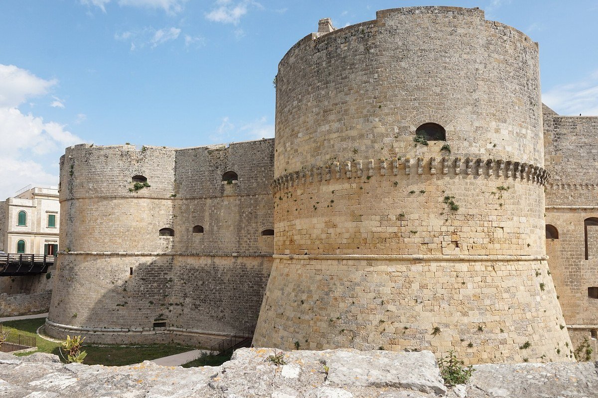 Il castello di Otranto visto dal mare