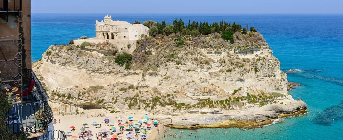 Tropea in solitaria: la perla della Costa degli Dei