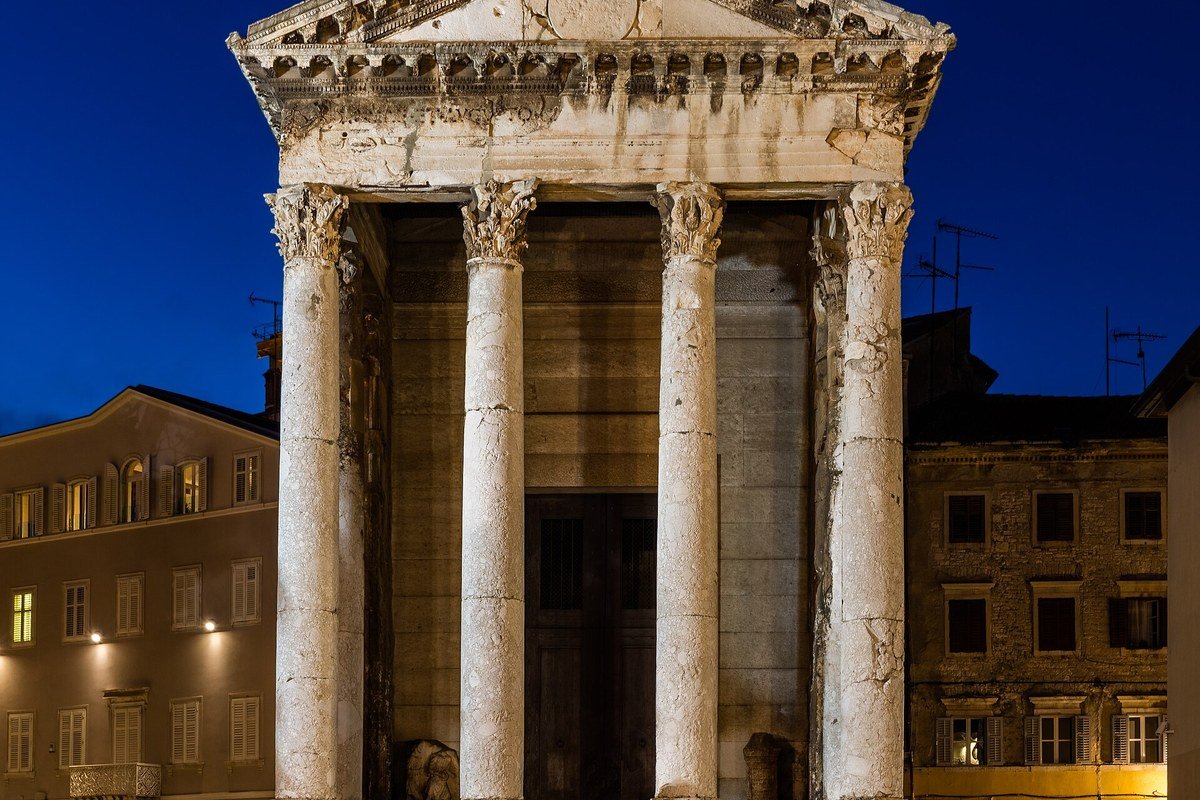 Tempio di Augusto nel Foro di Pola