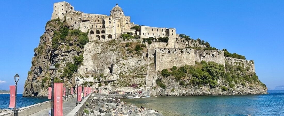 Ischia in solitaria: l’isola verde del golfo di Napoli