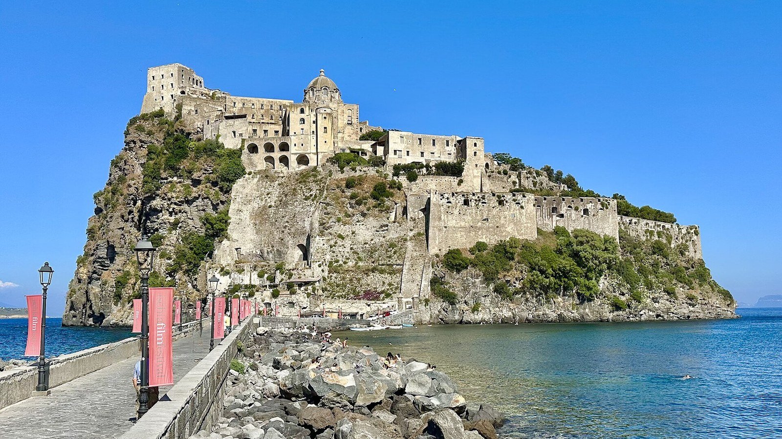 Il Castello Aragonese di Ischia sul mare