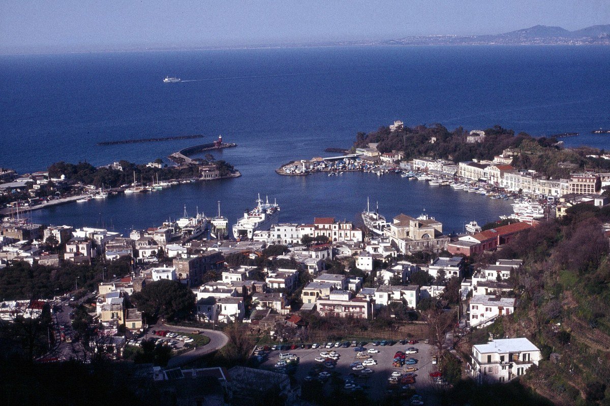 Il porto di Ischia