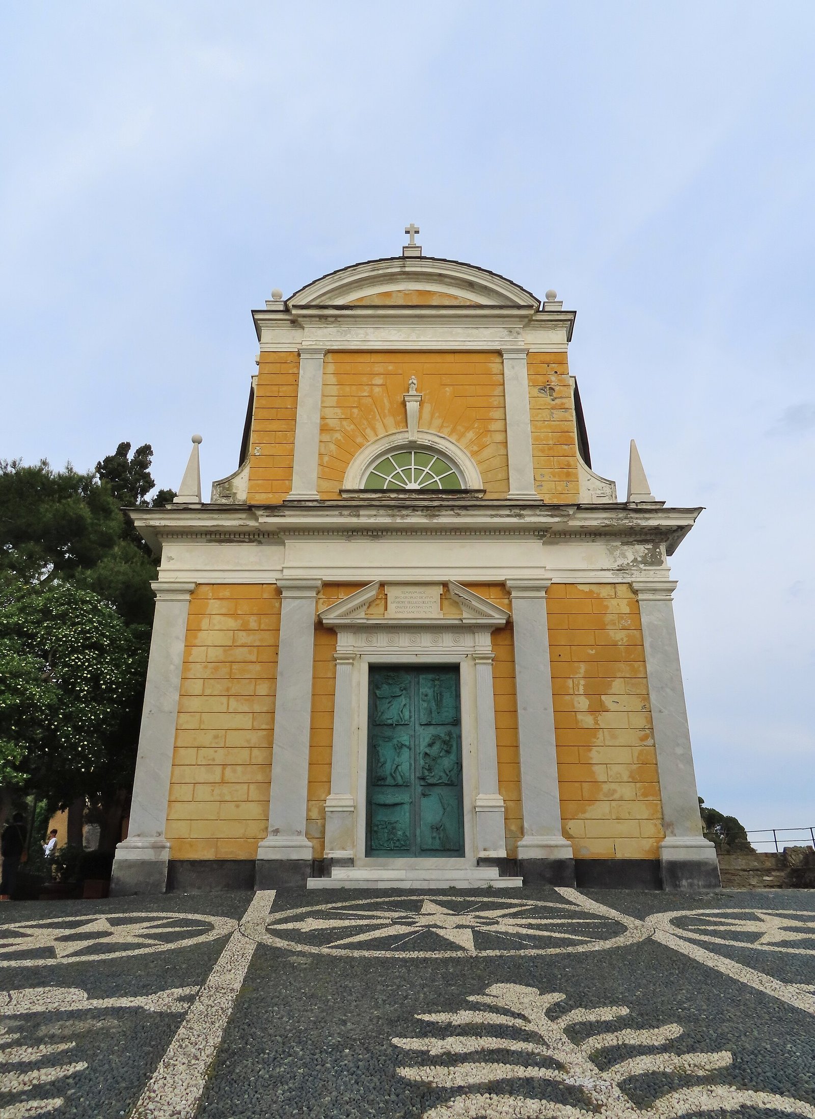 La chiesa di San Giorgio a Portofino