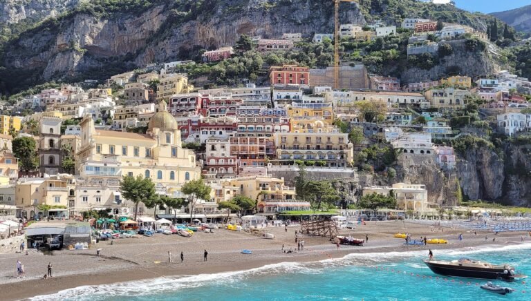 Positano in solitaria: la perla verticale della costiera
